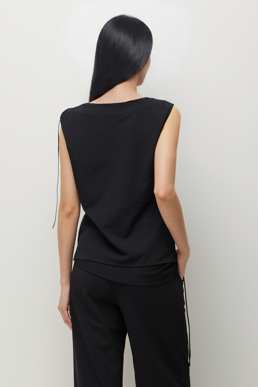 https://img.benettonmall.com/PARTS/KS/26S/SATS48631BK_MB_D2.jpg?cb=1782918151
