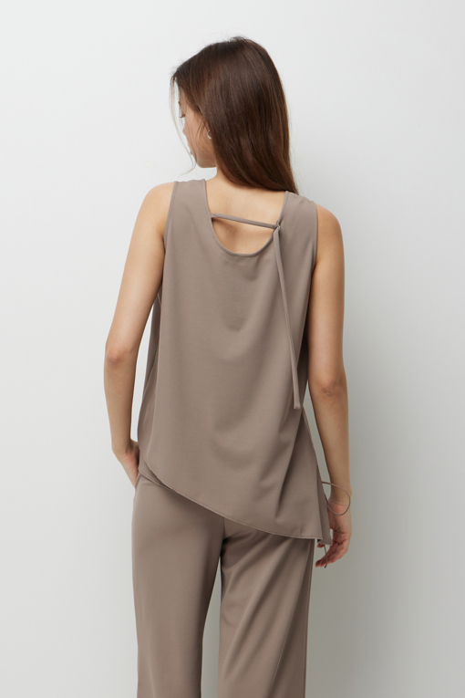 https://img.benettonmall.com/PARTS/KS/26S/SATS49631BG_MB_D2.jpg?cb=1782918151