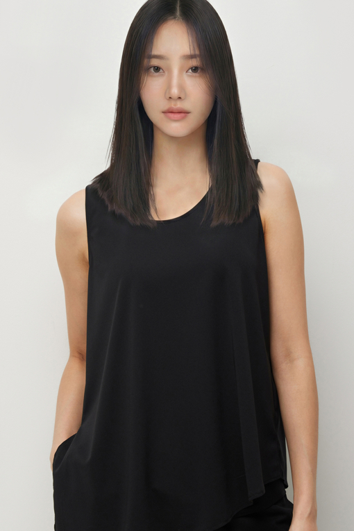 https://img.benettonmall.com/PARTS/KS/26S/SATS49631BK_MB_D3.jpg?cb=1781170995
