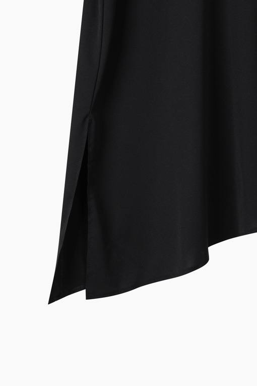 https://img.benettonmall.com/PARTS/KS/26S/SATS49631BK_MB_D4.jpg