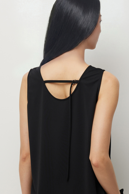 https://img.benettonmall.com/PARTS/KS/26S/SATS49631BK_MB_D4.jpg?cb=1781170995