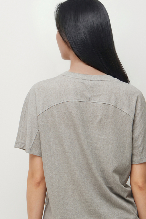 https://img.benettonmall.com/PARTS/KS/26S/SATS51631MG_MB_D4.jpg?cb=1782918151