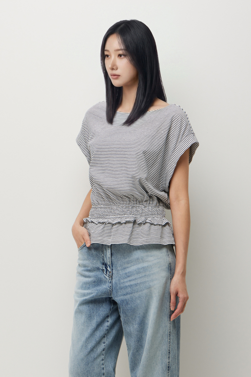 https://img.benettonmall.com/PARTS/KS/26S/SATS52631DN_MB_D1.jpg?cb=1782918151
