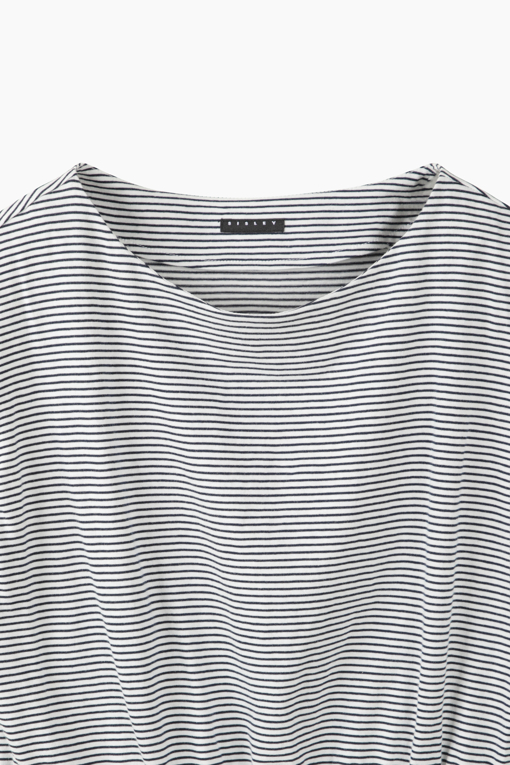 https://img.benettonmall.com/PARTS/KS/26S/SATS52631DN_MB_D12.jpg?cb=1782918151