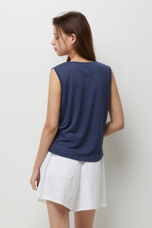 https://img.benettonmall.com/PARTS/KS/26S/SATS53631NY_MB_D2.jpg?cb=1782918151