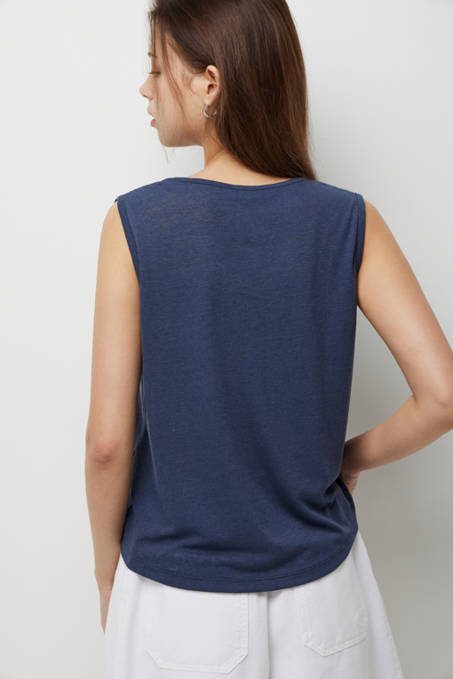 https://img.benettonmall.com/PARTS/KS/26S/SATS53631NY_MB_D4.jpg?cb=1782918151