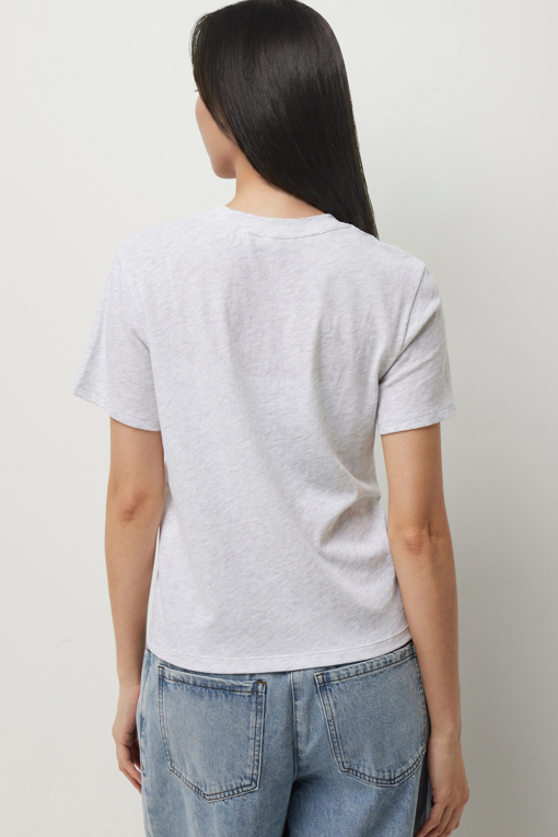 https://img.benettonmall.com/PARTS/KS/26S/SATS55631MG_MB_D4.jpg?cb=1782918151