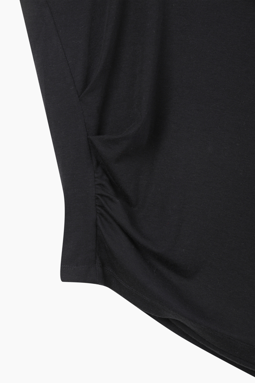 https://img.benettonmall.com/PARTS/KS/26S/SATS70611BK_MB_D12.jpg