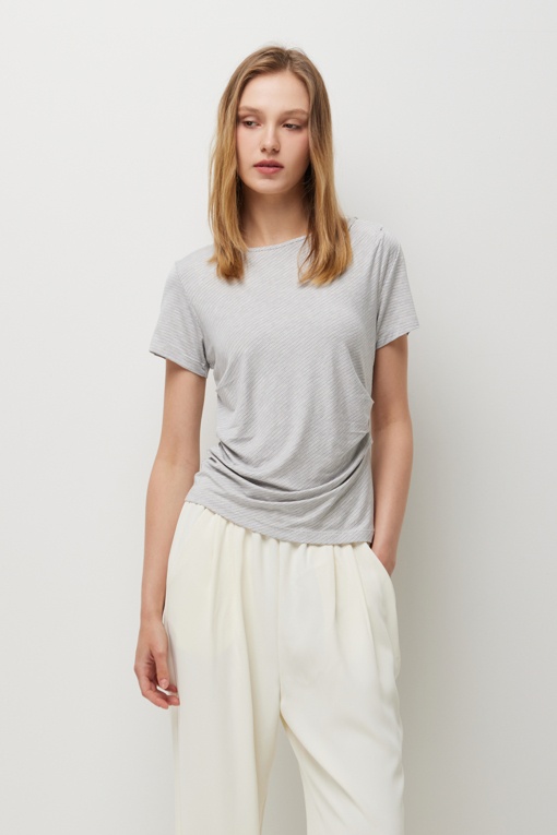 https://img.benettonmall.com/PARTS/KS/26S/SATS84631BL_MB_D0.jpg?cb=1782918151
