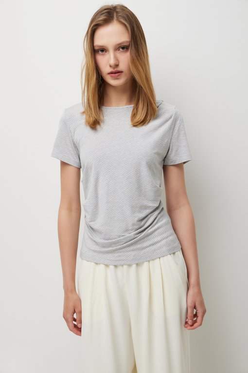 https://img.benettonmall.com/PARTS/KS/26S/SATS84631BL_MB_D3.jpg?cb=1782918151