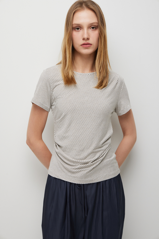 https://img.benettonmall.com/PARTS/KS/26S/SATS84631BR_MB_D3.jpg?cb=1782918151