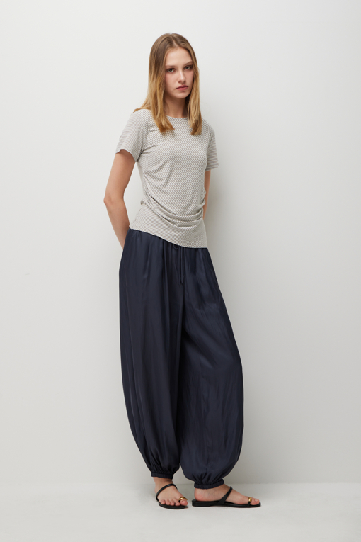 https://img.benettonmall.com/PARTS/KS/26S/SATS84631BR_MB_D5.jpg?cb=1782918151