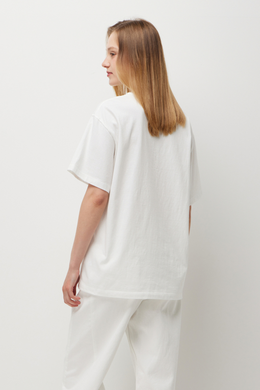 https://img.benettonmall.com/PARTS/KS/26S/SATS85631WH_MB_D2.jpg?cb=1782918151