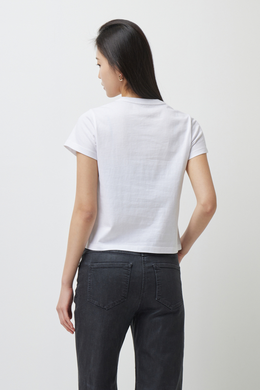 https://img.benettonmall.com/PARTS/KS/26S/SATSE2611WH_MB_D2.jpg?cb=1782918151