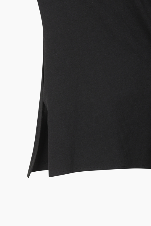 https://img.benettonmall.com/PARTS/KS/26S/SATSE3631BK_MB_D16.jpg?cb=1778668868