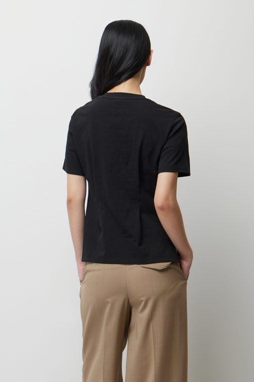 https://img.benettonmall.com/PARTS/KS/26S/SATSE3631BK_MB_D2.jpg?cb=1778668868