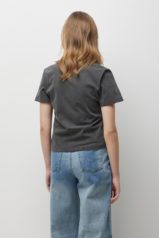 https://img.benettonmall.com/PARTS/KS/26S/SATSE4631DG_MB_D6.jpg?cb=1778668868