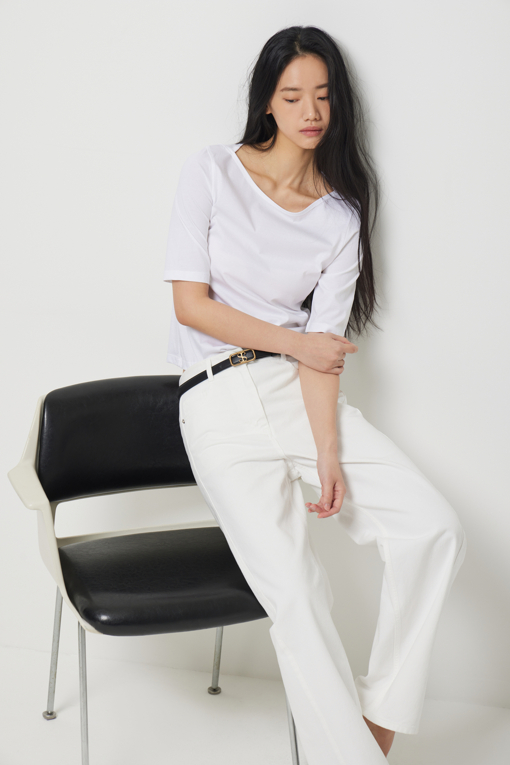 https://img.benettonmall.com/PARTS/KS/26S/SATSE5631WH_MB_D0.jpg?cb=1782918151
