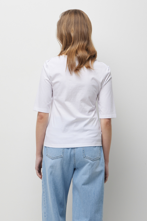 https://img.benettonmall.com/PARTS/KS/26S/SATSE5631WH_MB_D7.jpg?cb=1778668868