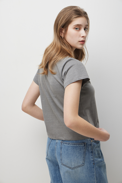 https://img.benettonmall.com/PARTS/KS/26S/SATSE7631GR_MB_D4.jpg?cb=1778668868