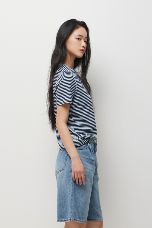 https://img.benettonmall.com/PARTS/KS/26S/SATSE8631BL_MB_D1.jpg?cb=1778668868