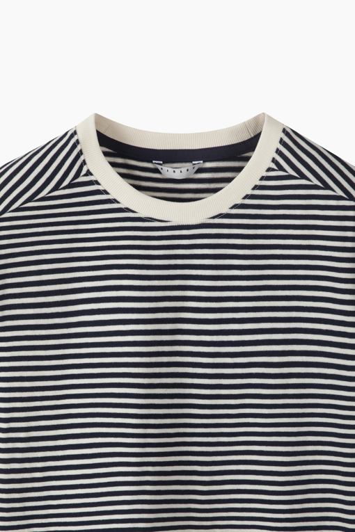 https://img.benettonmall.com/PARTS/KS/26S/SATSE8631NY_MB_D12.jpg?cb=1778668868