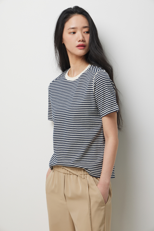 https://img.benettonmall.com/PARTS/KS/26S/SATSE8631NY_MB_D3.jpg?cb=1778668868