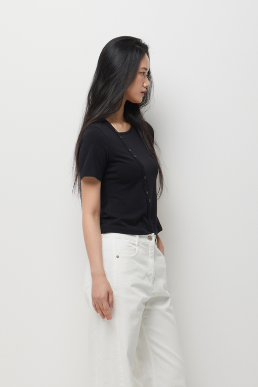 https://img.benettonmall.com/PARTS/KS/26S/SATSE9631BK_MB_D1.jpg?cb=1778668868