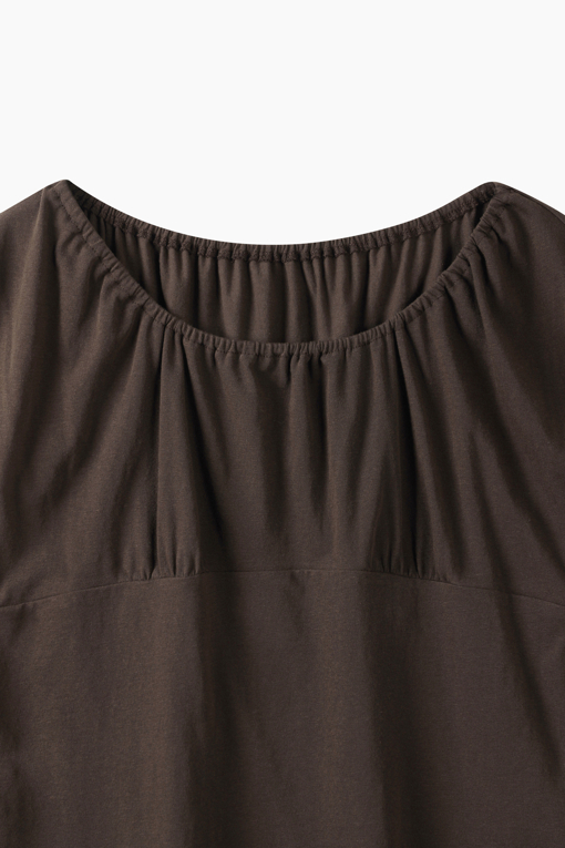 https://img.benettonmall.com/PARTS/KS/26S/SATSZ1631BR_MB_D12.jpg?cb=1778668868