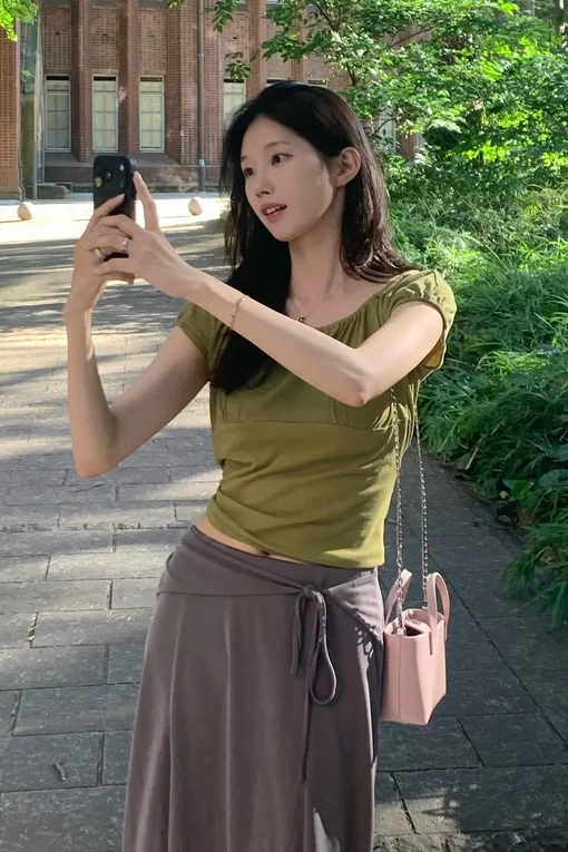https://img.benettonmall.com/PARTS/KS/26S/SATSZ1631OL_MB.jpg?cb=1781170995
