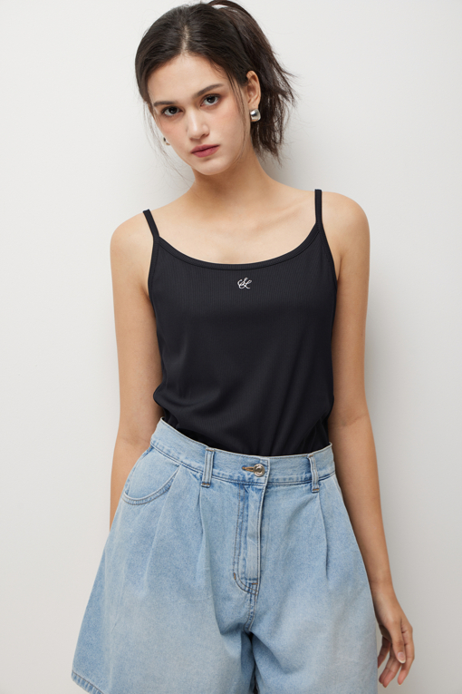 https://img.benettonmall.com/PARTS/KS/26S/SATSZ2631BK_MB_D3.jpg?cb=1777643535