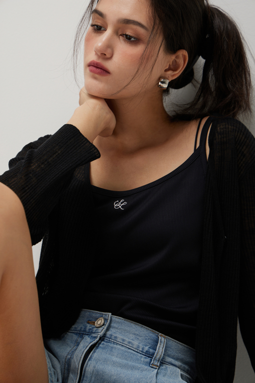 https://img.benettonmall.com/PARTS/KS/26S/SATSZ2631BK_MB_D6.jpg?cb=1777643535