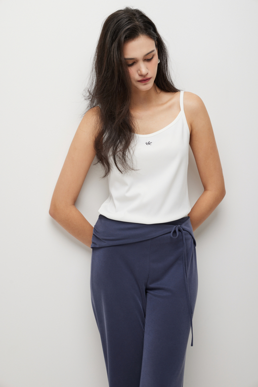 https://img.benettonmall.com/PARTS/KS/26S/SATSZ2631IV_MB_D4.jpg?cb=1777643535