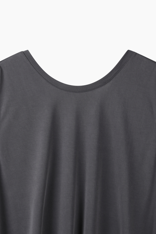 https://img.benettonmall.com/PARTS/KS/26S/SATSZ3631DG_MB_D12.jpg?cb=1777643535