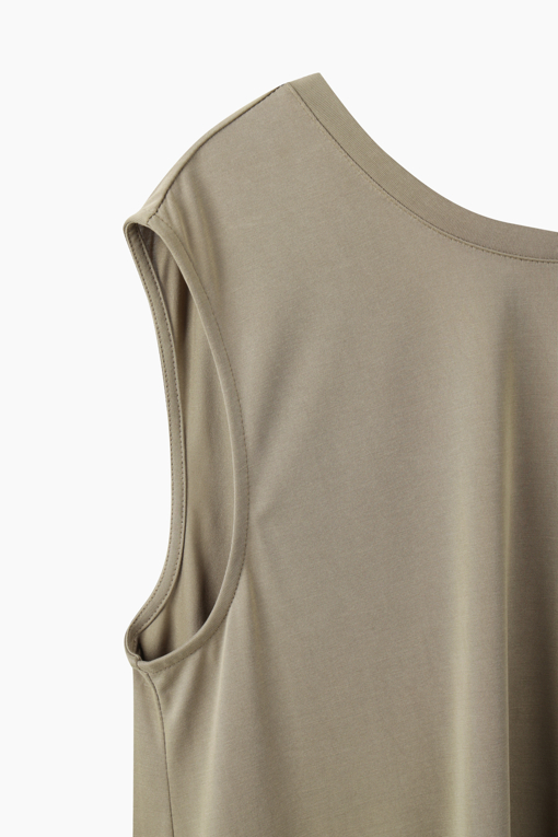 https://img.benettonmall.com/PARTS/KS/26S/SATSZ3631ED_MB_D13.jpg?cb=1778668868
