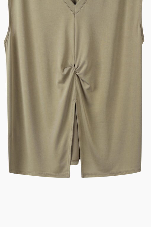 https://img.benettonmall.com/PARTS/KS/26S/SATSZ3631ED_MB_D15.jpg?cb=1777643535