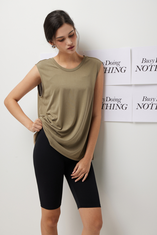 https://img.benettonmall.com/PARTS/KS/26S/SATSZ3631ED_MB_D6.jpg?cb=1777643535