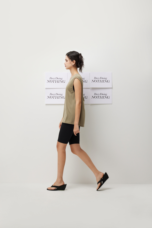 https://img.benettonmall.com/PARTS/KS/26S/SATSZ3631ED_MB_D8.jpg?cb=1777643535