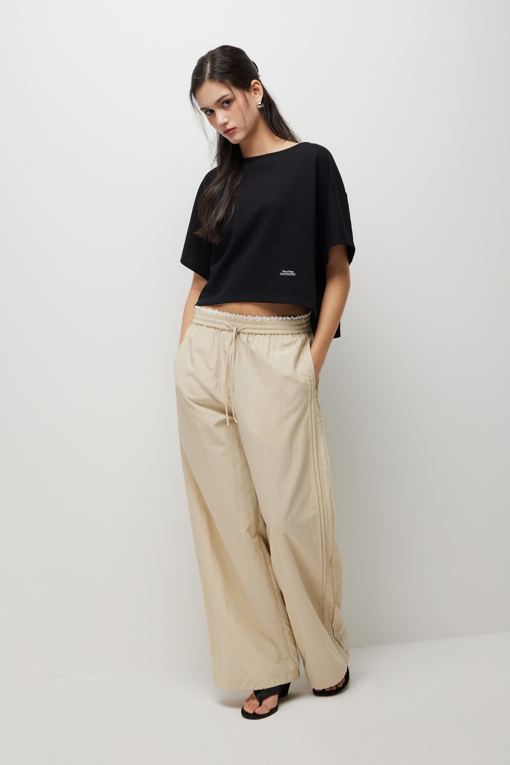 https://img.benettonmall.com/PARTS/KS/26S/SATSZ4631BK_MB_D8.jpg?cb=1778668868