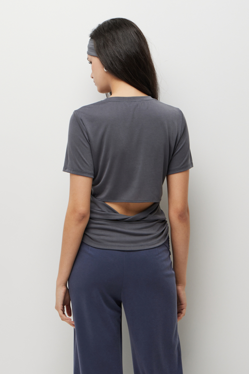 https://img.benettonmall.com/PARTS/KS/26S/SATSZ5631DG_MB_D2.jpg?cb=1777643535