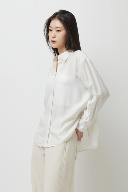 https://img.benettonmall.com/PARTS/KS/26S/SAWS21611IV_MB_D1.jpg?cb=1782918151