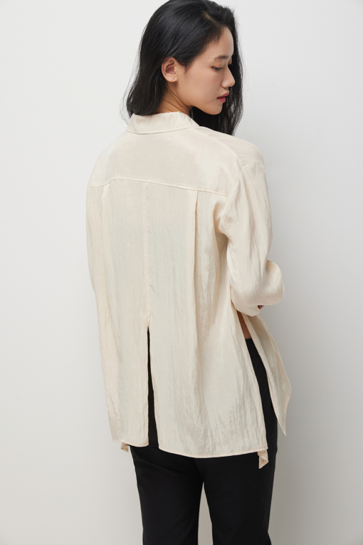 https://img.benettonmall.com/PARTS/KS/26S/SAWS37631IV_MB_D4.jpg?cb=1782918151