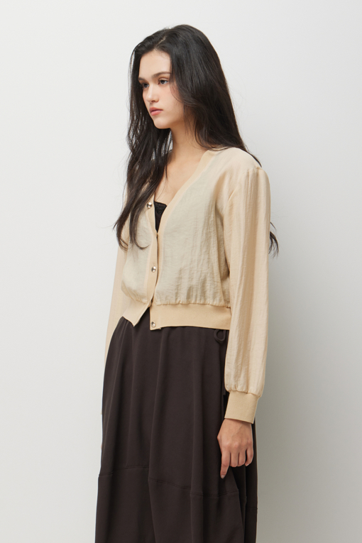 https://img.benettonmall.com/PARTS/KS/26S/SAWS38631BE_MB_D1.jpg?cb=1782918151