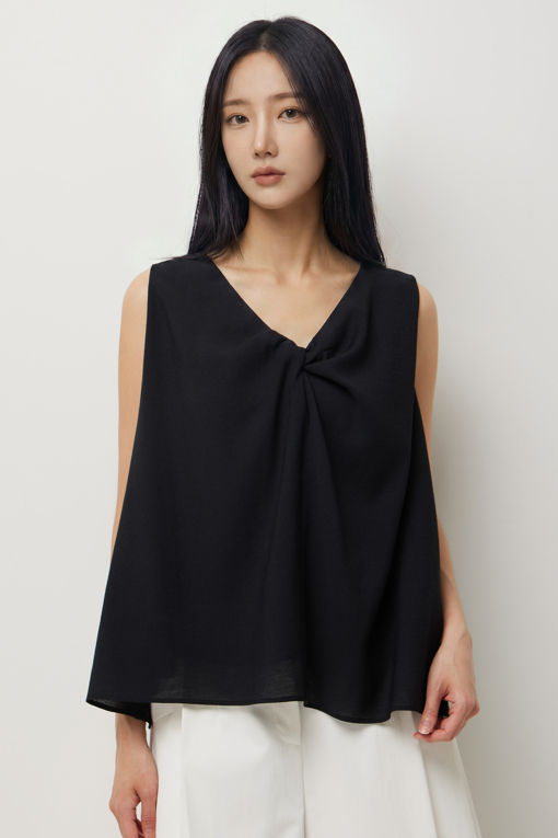 https://img.benettonmall.com/PARTS/KS/26S/SAWS39631BK_MB_D3.jpg?cb=1781170995