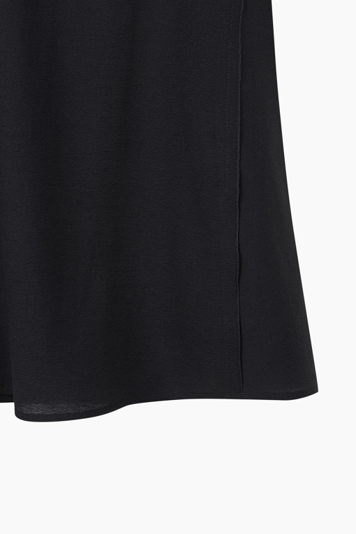 https://img.benettonmall.com/PARTS/KS/26S/SAWS39631BK_MB_D4.jpg?cb=1778668868