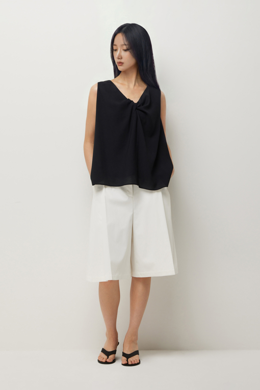 https://img.benettonmall.com/PARTS/KS/26S/SAWS39631BK_MB_D5.jpg?cb=1781170995