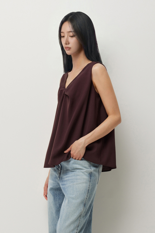 https://img.benettonmall.com/PARTS/KS/26S/SAWS39631WI_MB_D1.jpg?cb=1781170995