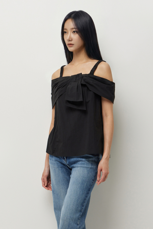 https://img.benettonmall.com/PARTS/KS/26S/SAWS48631BK_MB_D1.jpg?cb=1782918151