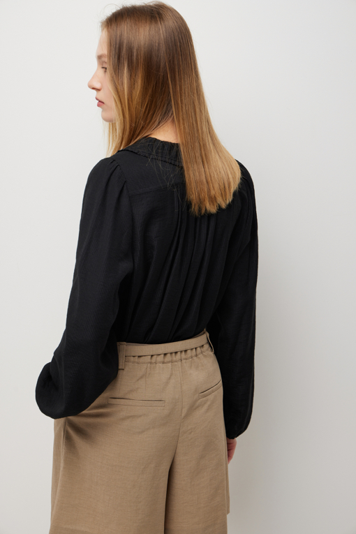 https://img.benettonmall.com/PARTS/KS/26S/SAWS49631BK_MB_D4.jpg?cb=1782918151