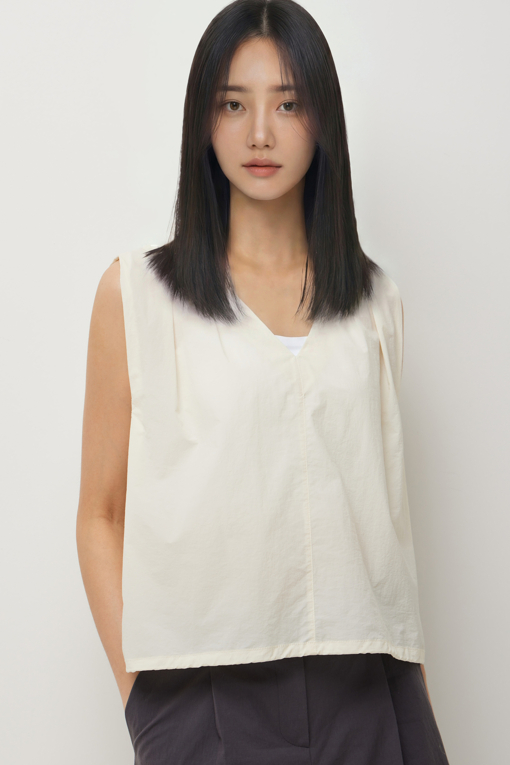 https://img.benettonmall.com/PARTS/KS/26S/SAWS52631CR_MB_D3.jpg?cb=1781170995
